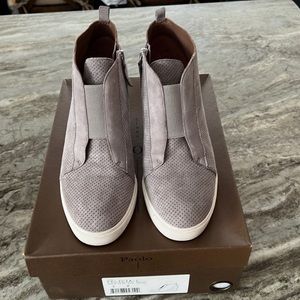 Paolo Taupe Suede Wedge Sneaker. Size 8